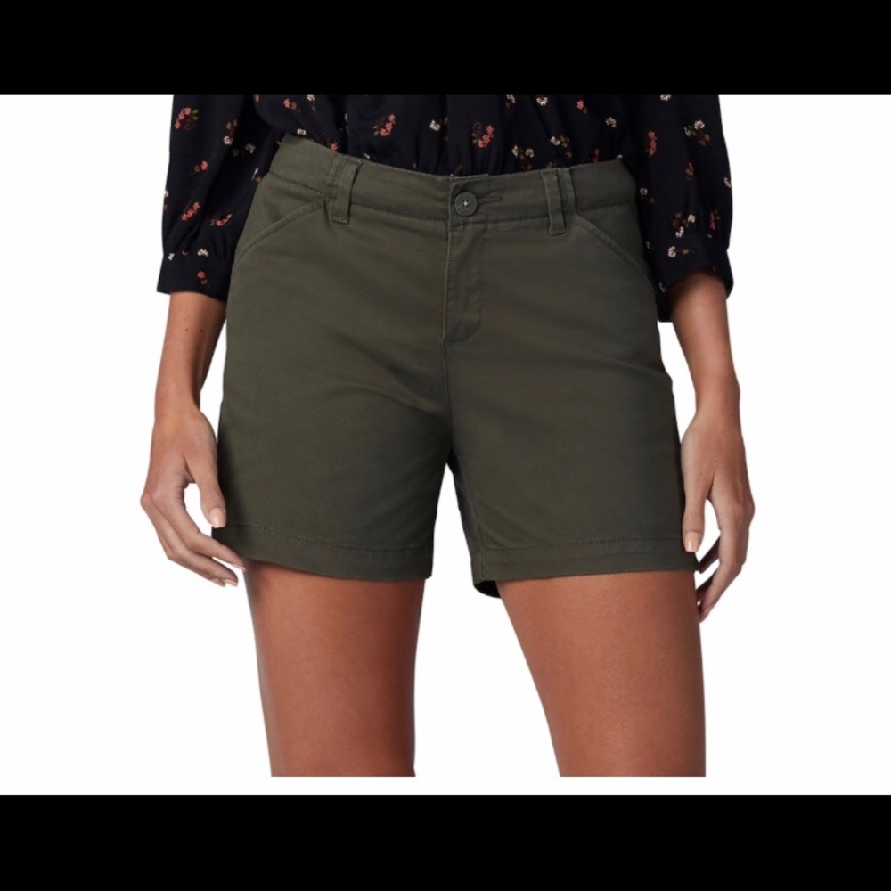 NWT Lee Mid Rise Chino Short